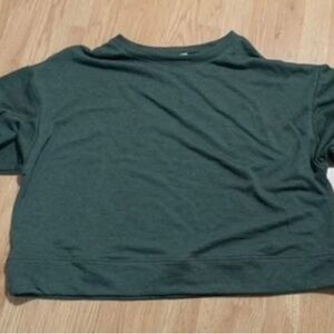 New womans top shirt womans size 16/18 crop